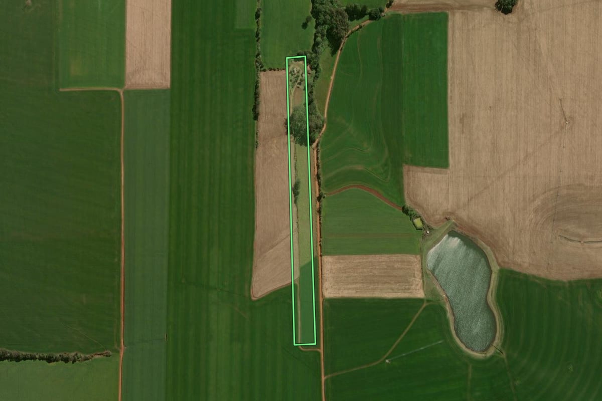 Imagem de satélite do imóvel rural em Lagoa dos Três Cantos (RS), com o contorno declarado no CAR desenhado por cima.