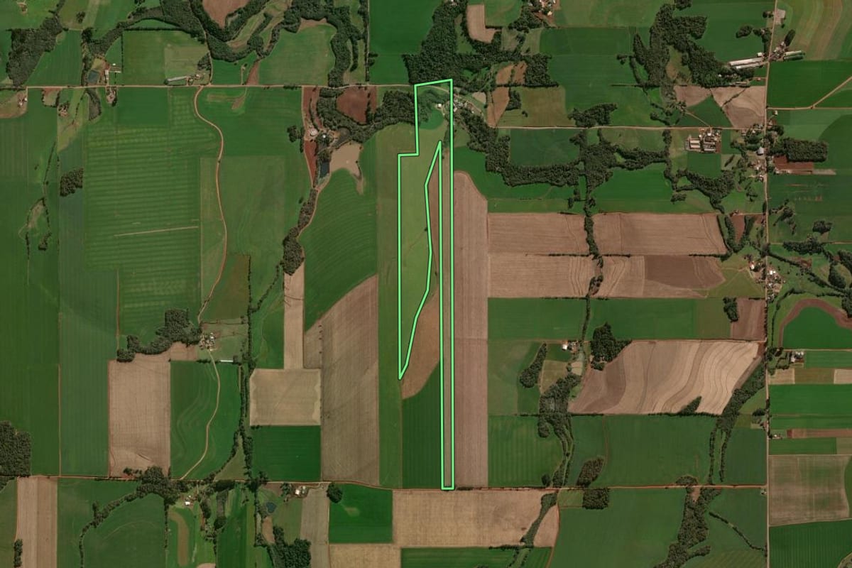 Imagem de satélite do imóvel rural em Lagoa dos Três Cantos (RS), com o contorno declarado no CAR desenhado por cima.