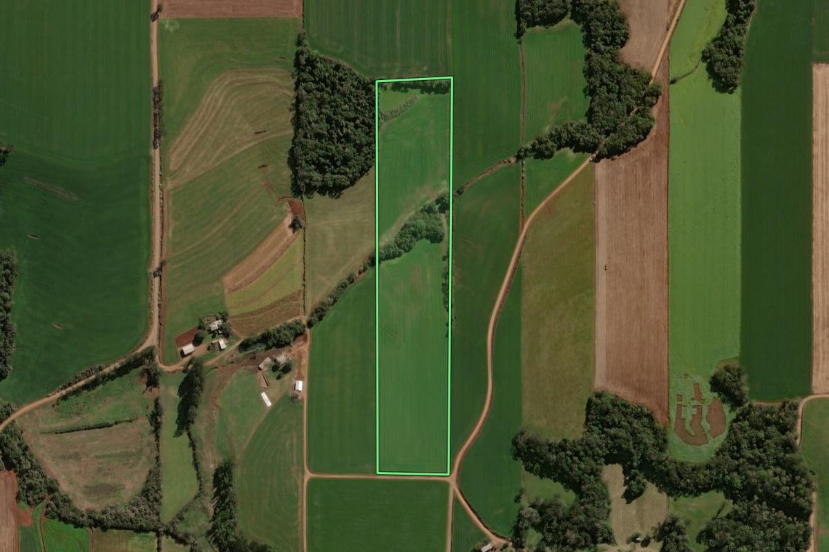 Imagem de satélite do imóvel rural em Lagoa dos Três Cantos (RS), com o contorno declarado no CAR desenhado por cima.