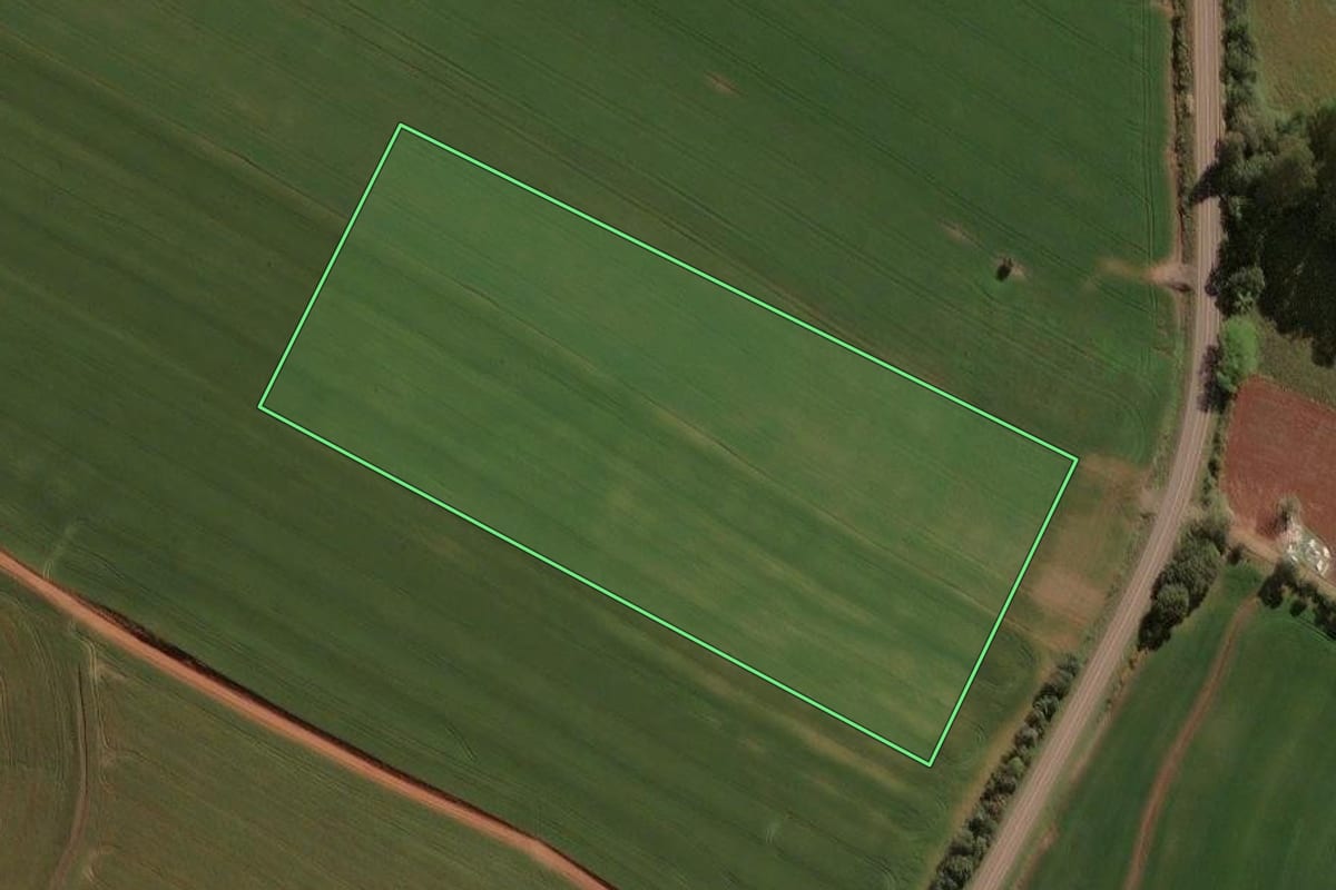 Imagem de satélite do imóvel rural em Lagoa dos Três Cantos (RS), com o contorno declarado no CAR desenhado por cima.