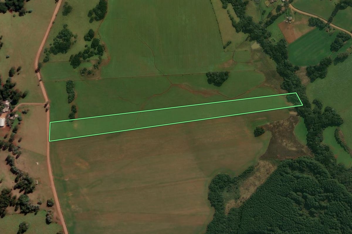 Imagem de satélite do imóvel rural em Lagoa Vermelha (RS), com o contorno declarado no CAR desenhado por cima.