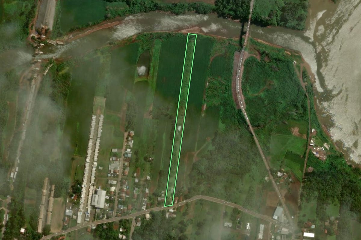 Imagem de satélite do imóvel rural em Lajeado (RS), com o contorno declarado no CAR desenhado por cima.