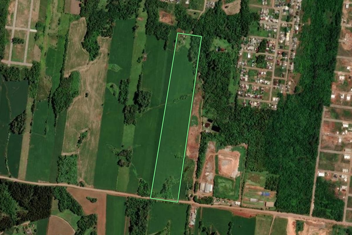 Imagem de satélite do imóvel rural em Lajeado (RS), com o contorno declarado no CAR desenhado por cima.