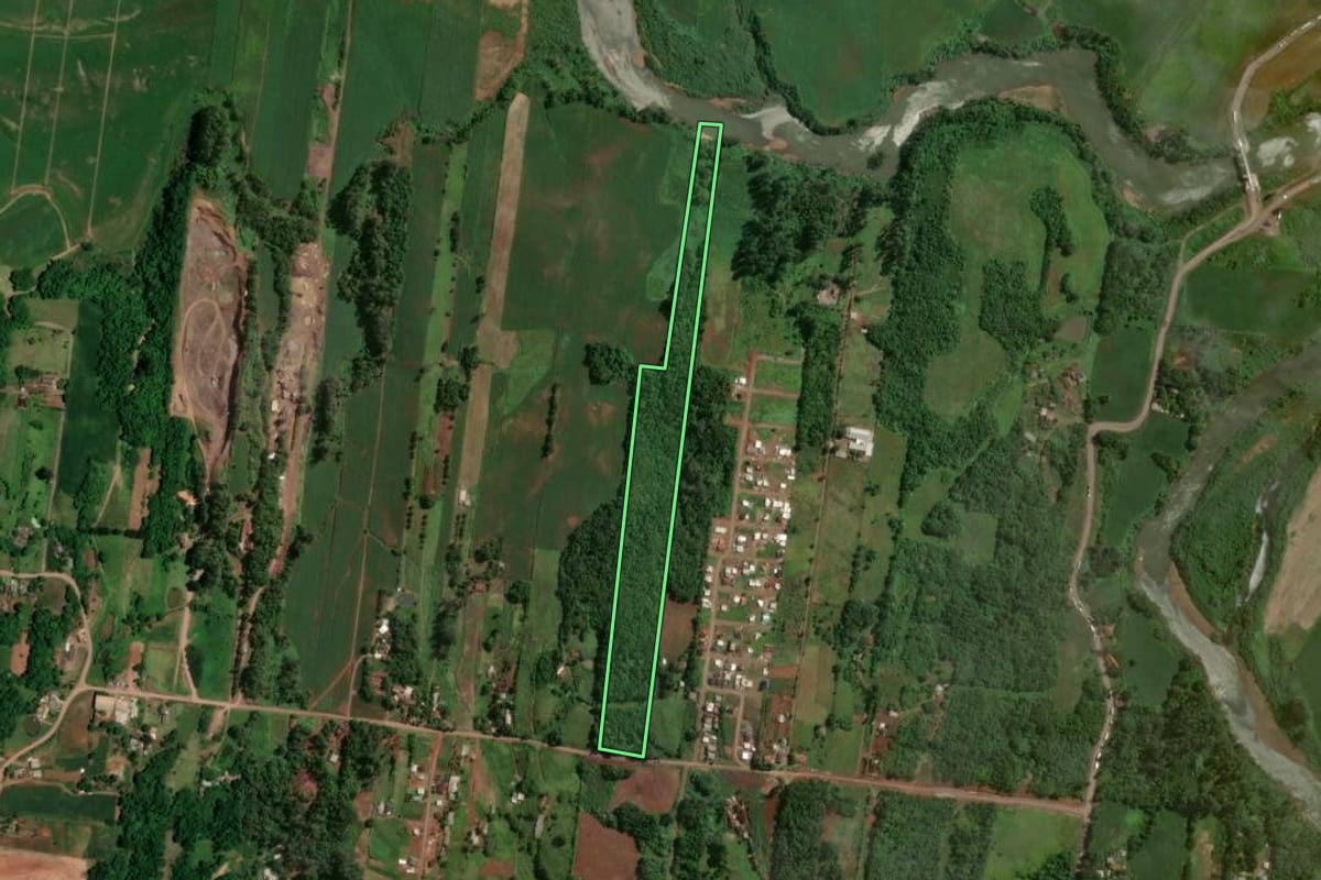Imagem de satélite do imóvel rural em Lajeado (RS), com o contorno declarado no CAR desenhado por cima.