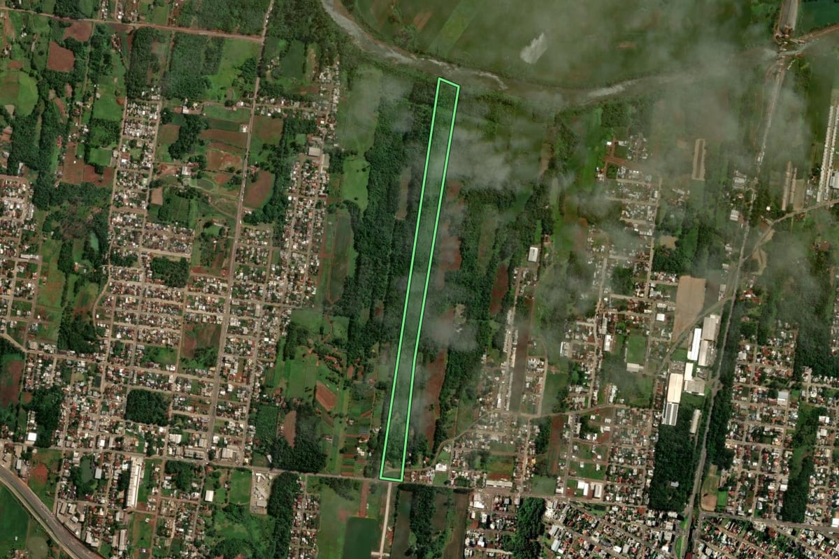 Imagem de satélite do imóvel rural em Lajeado (RS), com o contorno declarado no CAR desenhado por cima.