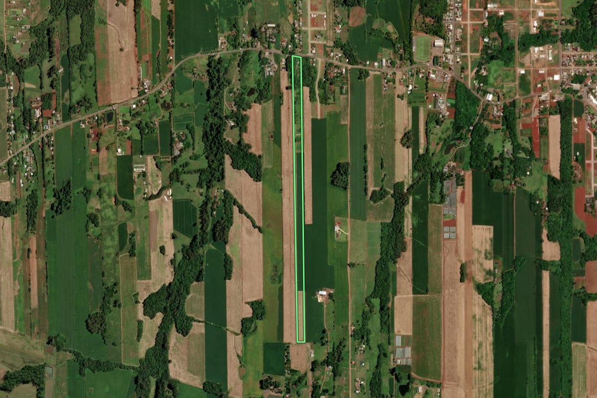 Imagem de satélite do imóvel rural em Lajeado (RS), com o contorno declarado no CAR desenhado por cima.