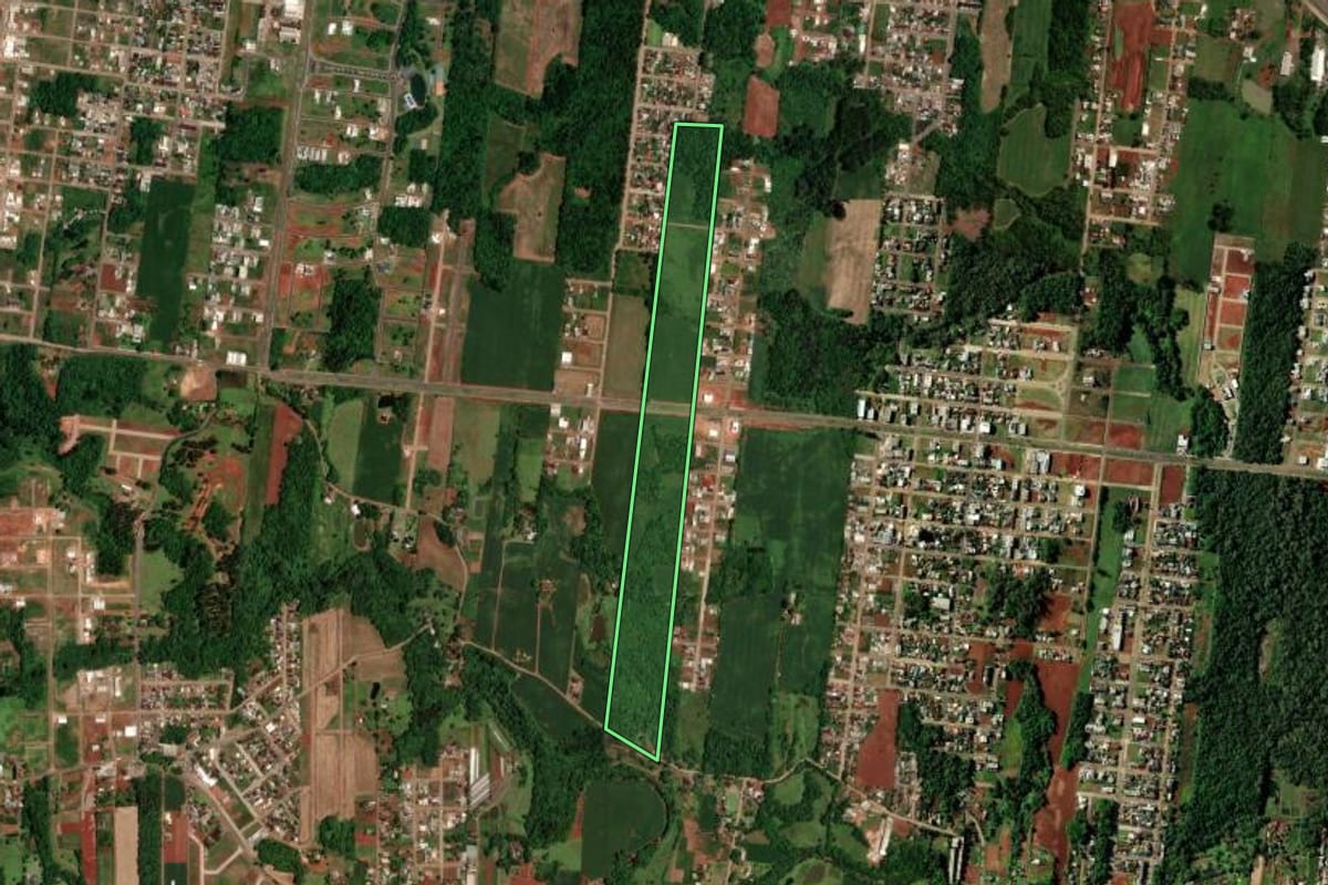 Imagem de satélite do imóvel rural em Lajeado (RS), com o contorno declarado no CAR desenhado por cima.