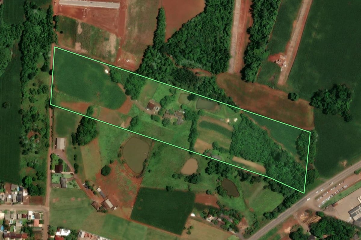 Imagem de satélite do imóvel rural em Lajeado (RS), com o contorno declarado no CAR desenhado por cima.