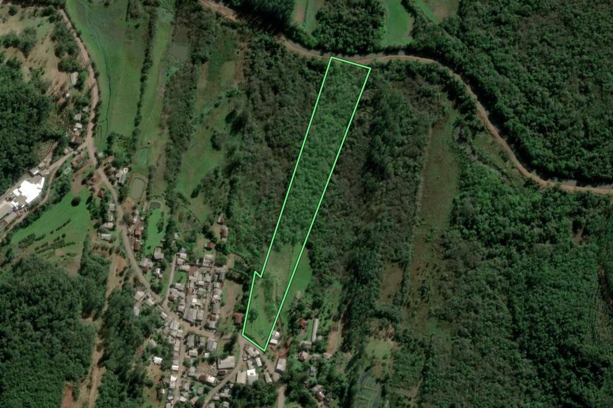 Imagem de satélite do imóvel rural em Lindolfo Collor (RS), com o contorno declarado no CAR desenhado por cima.