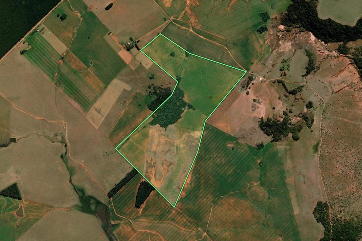 Imagem de satélite do imóvel rural em Manoel Viana (RS), com o contorno declarado no CAR desenhado por cima.