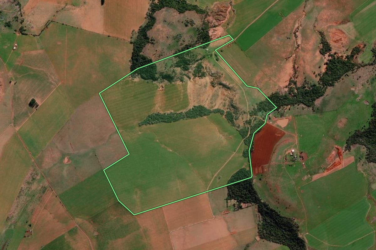 Imagem de satélite do imóvel rural em Manoel Viana (RS), com o contorno declarado no CAR desenhado por cima.