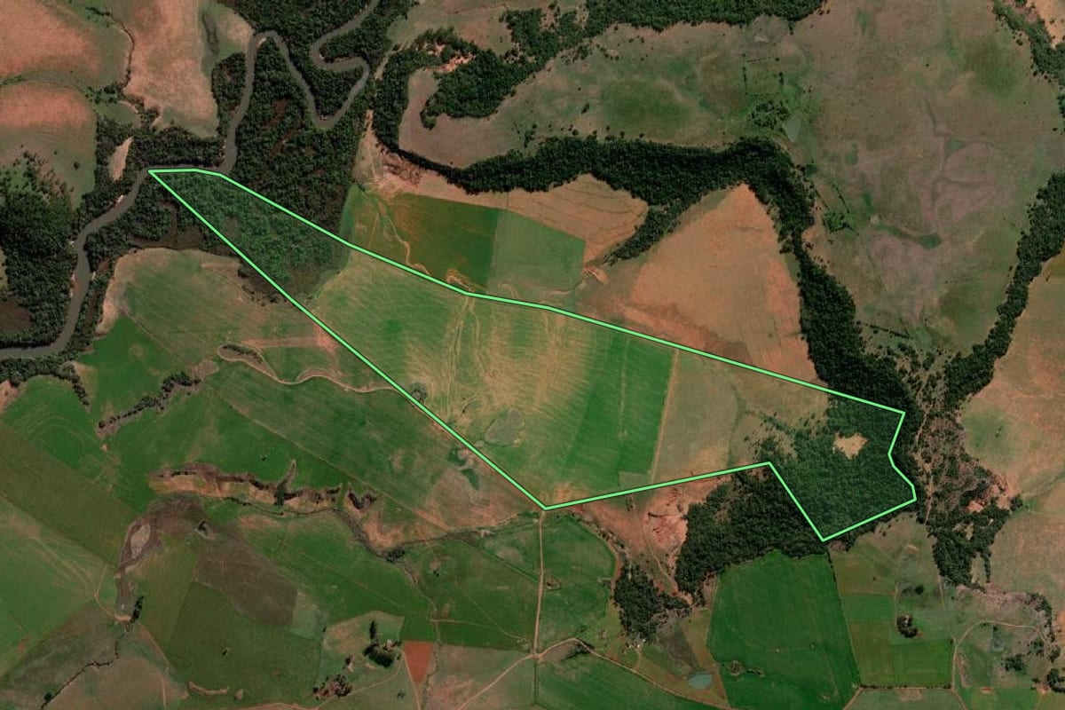 Imagem de satélite do imóvel rural em Manoel Viana (RS), com o contorno declarado no CAR desenhado por cima.