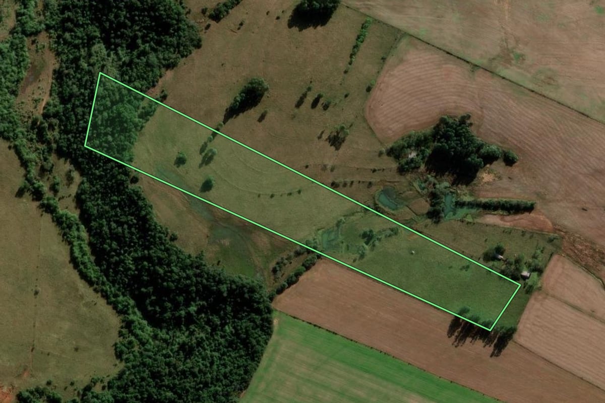 Imagem de satélite do imóvel rural em Manoel Viana (RS), com o contorno declarado no CAR desenhado por cima.