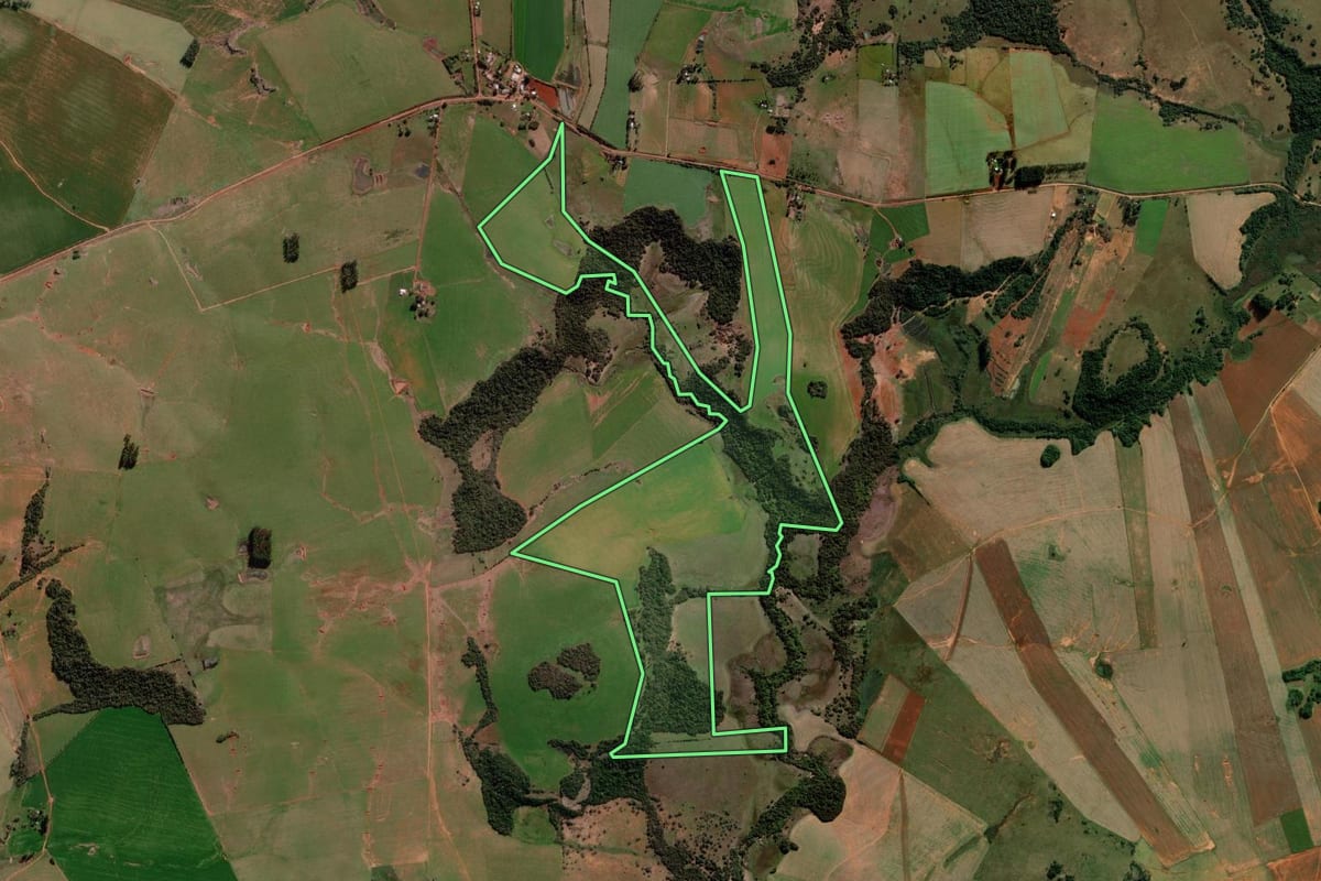 Imagem de satélite do imóvel rural em Manoel Viana (RS), com o contorno declarado no CAR desenhado por cima.