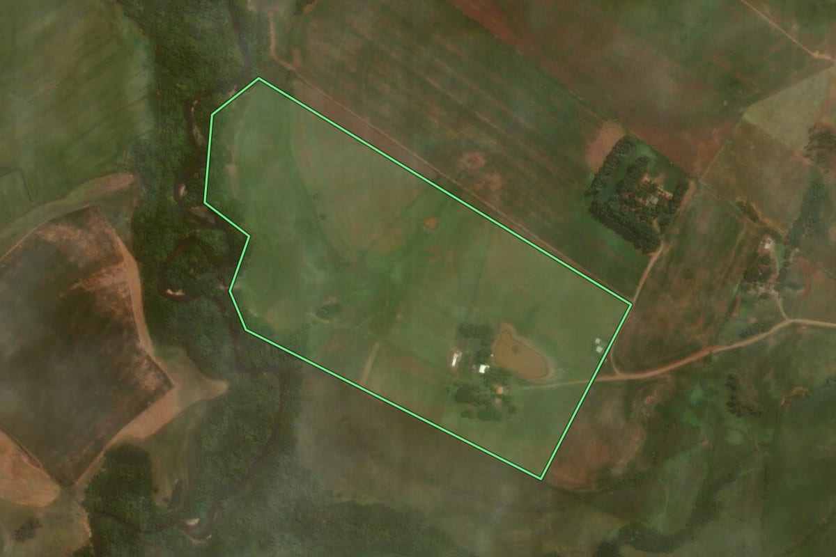 Imagem de satélite do imóvel rural em Manoel Viana (RS), com o contorno declarado no CAR desenhado por cima.