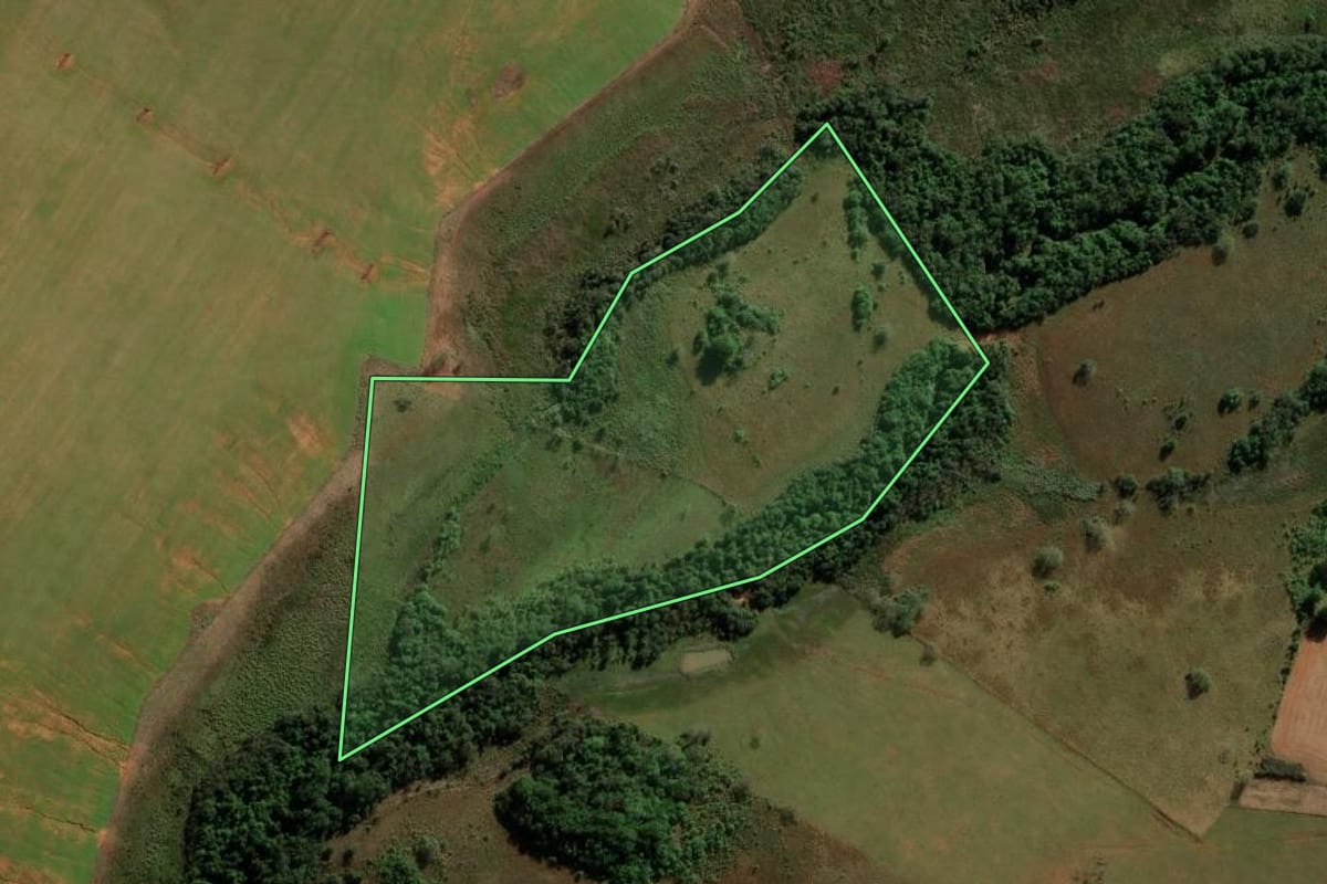 Imagem de satélite do imóvel rural em Manoel Viana (RS), com o contorno declarado no CAR desenhado por cima.