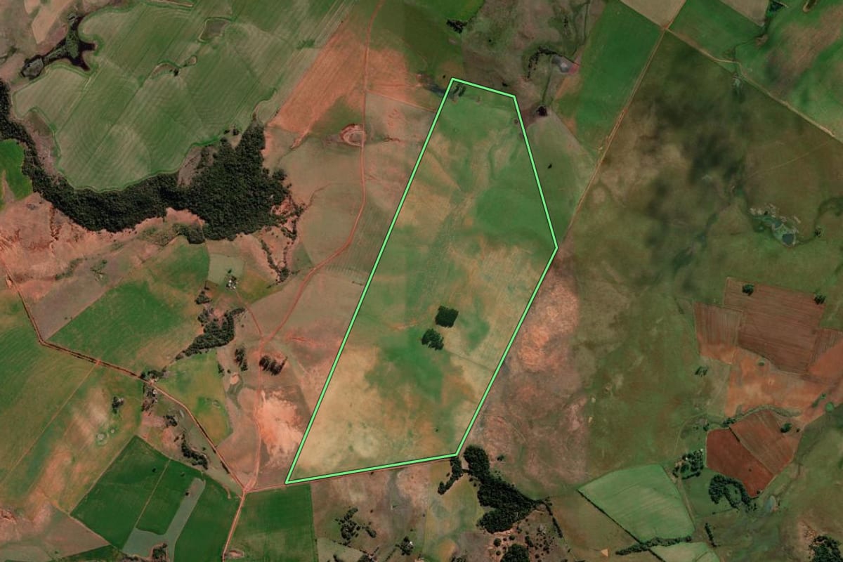Imagem de satélite do imóvel rural em Manoel Viana (RS), com o contorno declarado no CAR desenhado por cima.