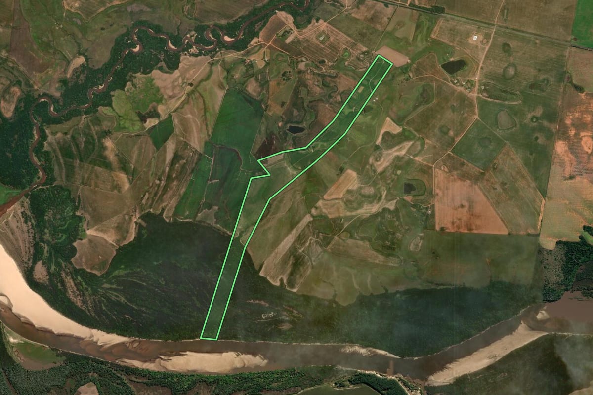 Imagem de satélite do imóvel rural em Manoel Viana (RS), com o contorno declarado no CAR desenhado por cima.