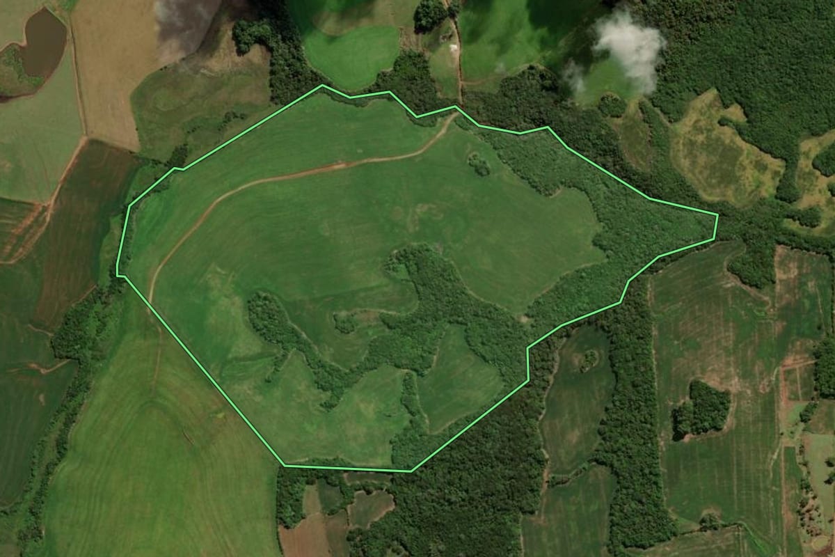 Imagem de satélite do imóvel rural em Marau (RS), com o contorno declarado no CAR desenhado por cima.