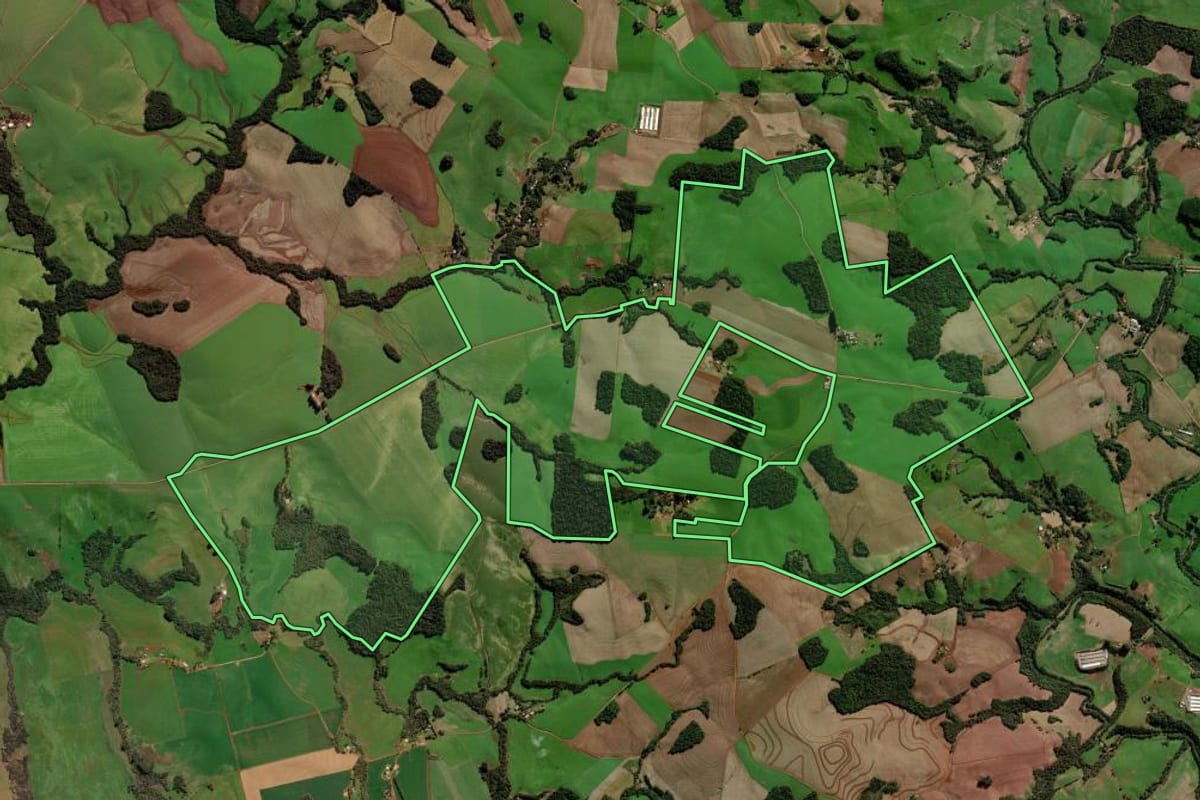 Imagem de satélite do imóvel rural em Marau (RS), com o contorno declarado no CAR desenhado por cima.