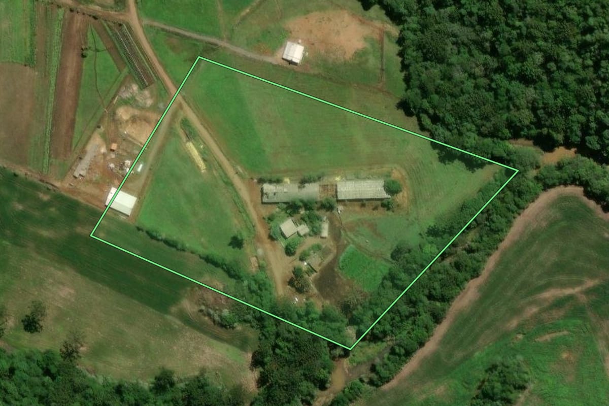 Imagem de satélite do imóvel rural em Marau (RS), com o contorno declarado no CAR desenhado por cima.
