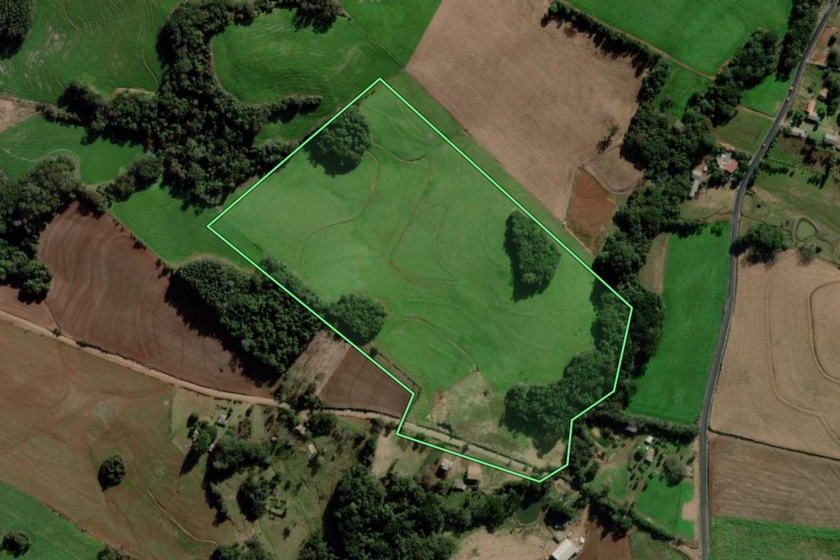 Imagem de satélite do imóvel rural em Marau (RS), com o contorno declarado no CAR desenhado por cima.
