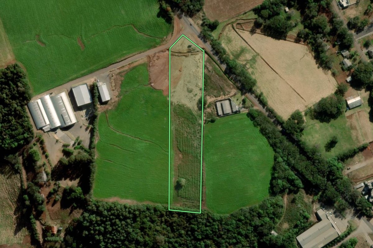 Imagem de satélite do imóvel rural em Marau (RS), com o contorno declarado no CAR desenhado por cima.