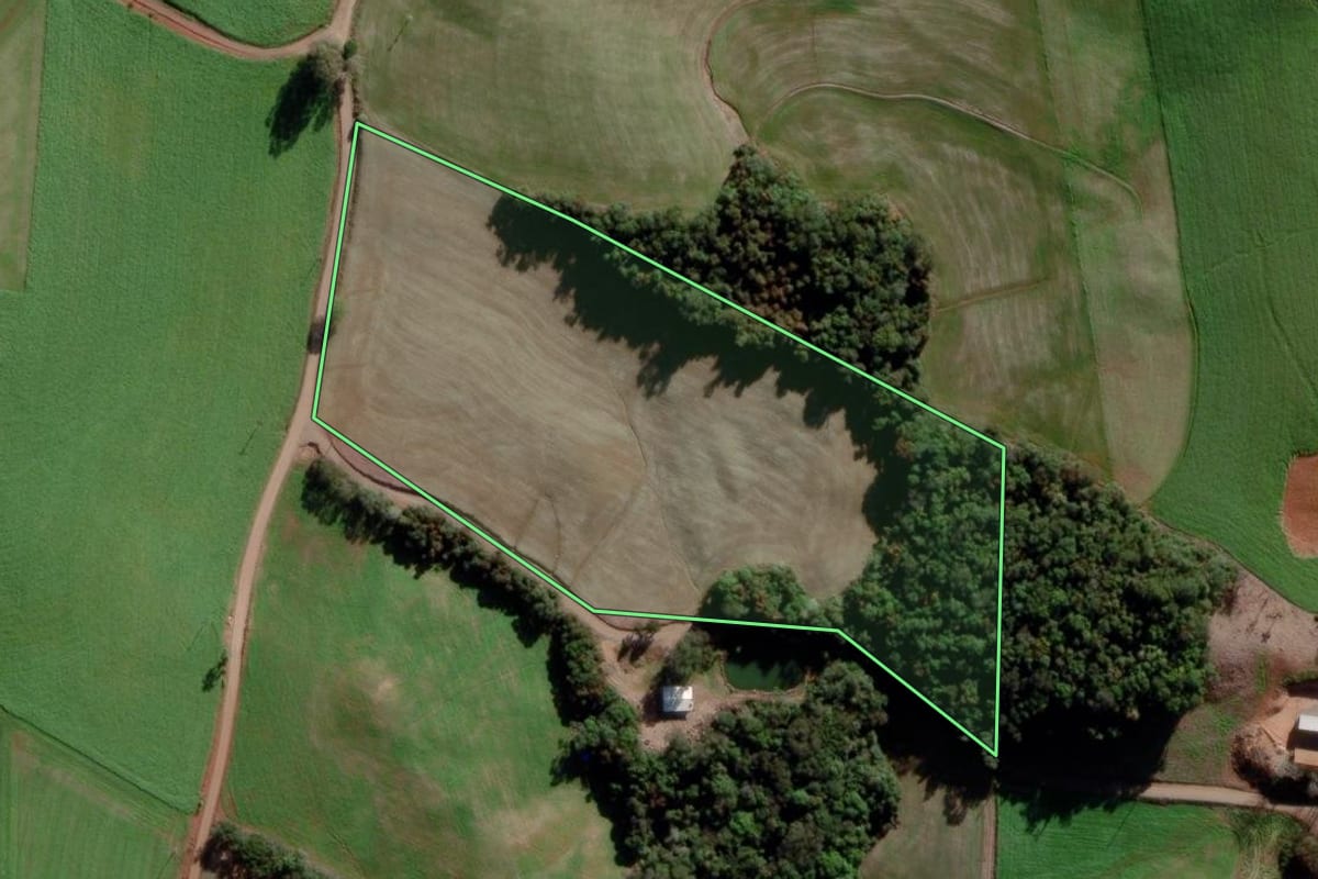 Imagem de satélite do imóvel rural em Marau (RS), com o contorno declarado no CAR desenhado por cima.