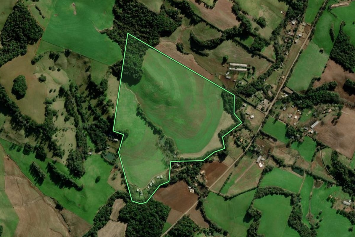 Imagem de satélite do imóvel rural em Marau (RS), com o contorno declarado no CAR desenhado por cima.