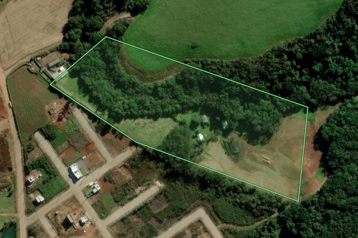 Imagem de satélite do imóvel rural em Marau (RS), com o contorno declarado no CAR desenhado por cima.