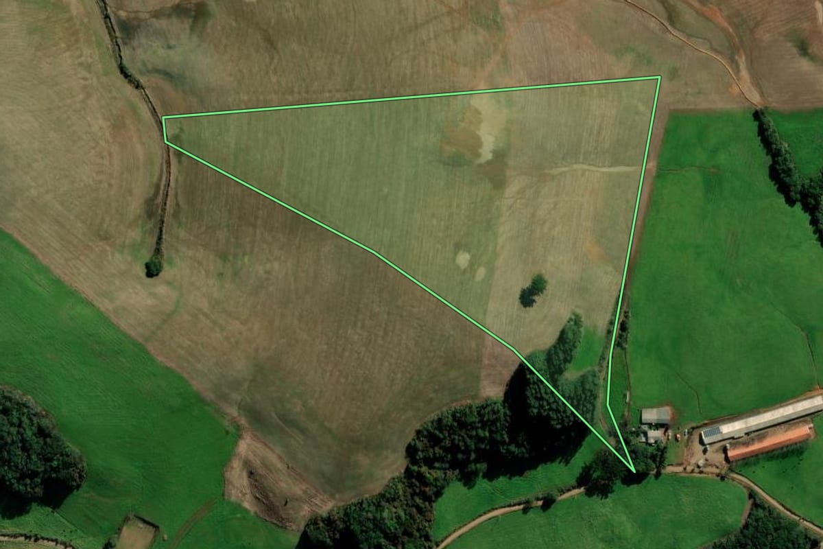 Imagem de satélite do imóvel rural em Marau (RS), com o contorno declarado no CAR desenhado por cima.