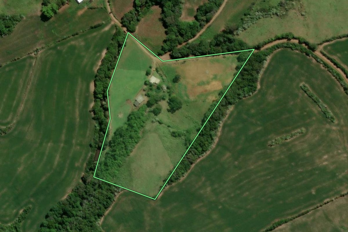 Imagem de satélite do imóvel rural em Marau (RS), com o contorno declarado no CAR desenhado por cima.