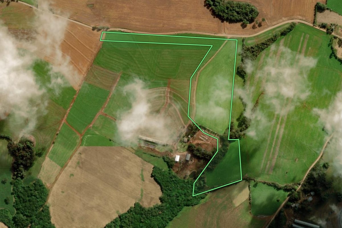 Imagem de satélite do imóvel rural em Marau (RS), com o contorno declarado no CAR desenhado por cima.
