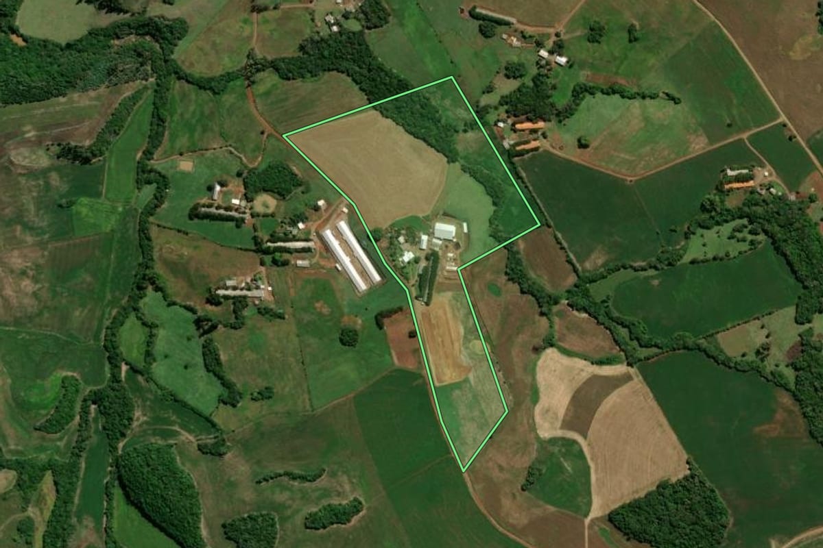 Imagem de satélite do imóvel rural em Marau (RS), com o contorno declarado no CAR desenhado por cima.