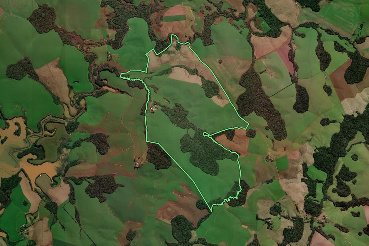 Imagem de satélite do imóvel rural em Marau (RS), com o contorno declarado no CAR desenhado por cima.