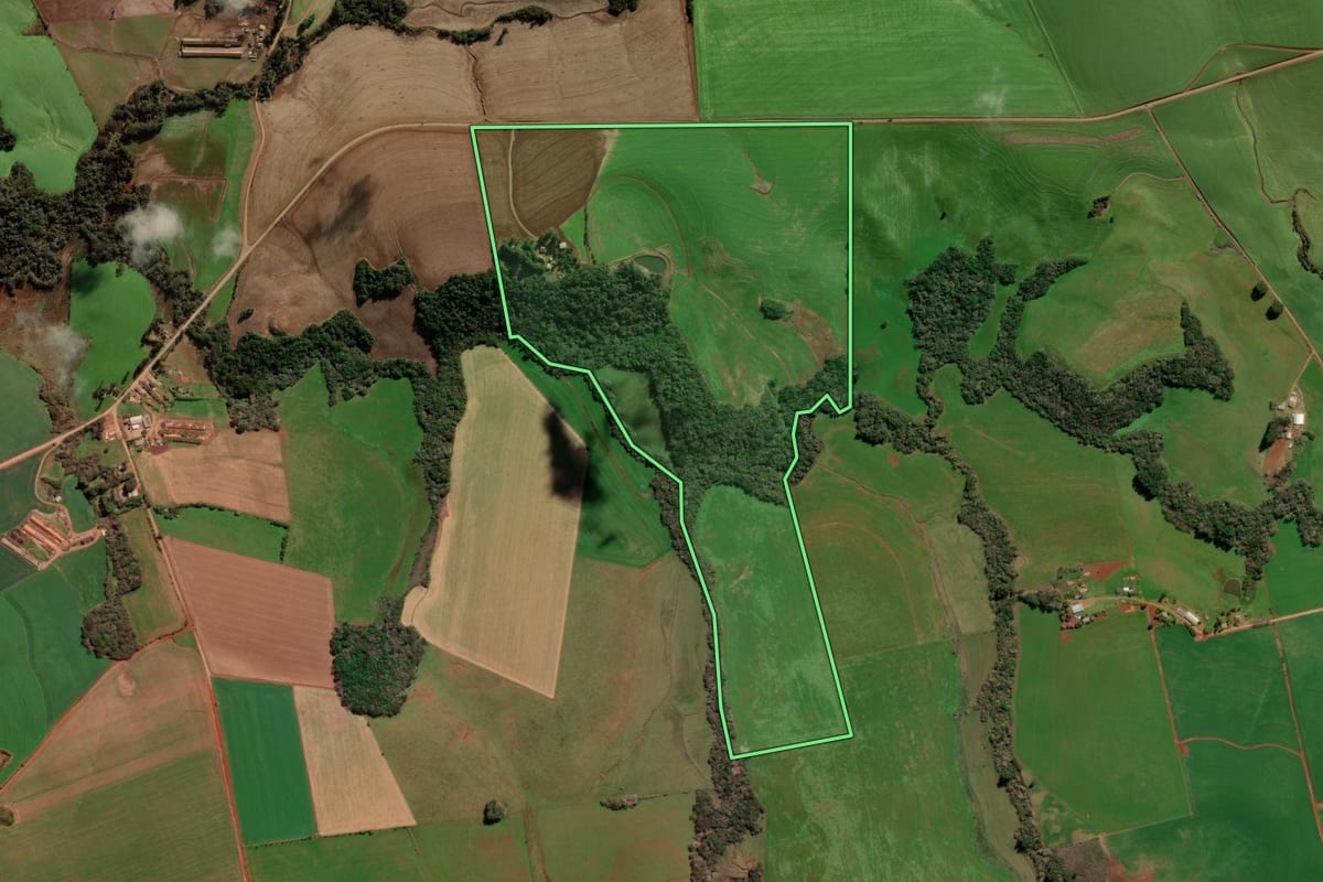 Imagem de satélite do imóvel rural em Marau (RS), com o contorno declarado no CAR desenhado por cima.