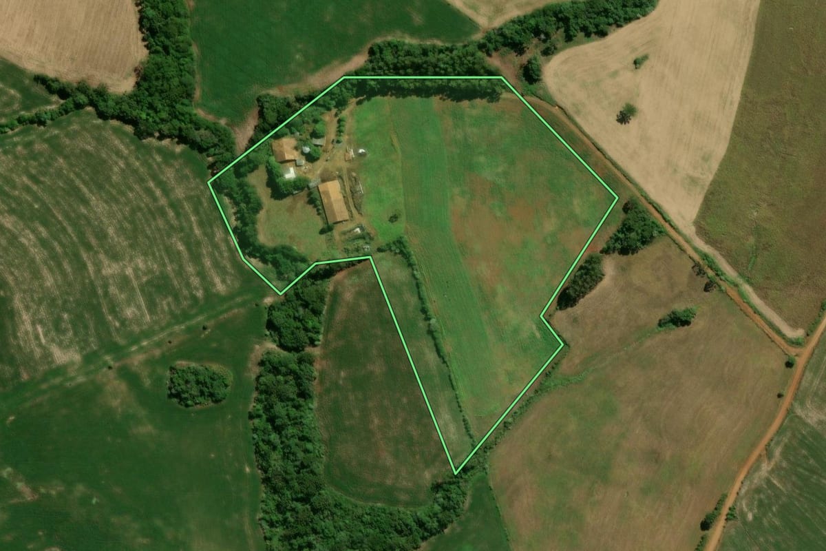 Imagem de satélite do imóvel rural em Marau (RS), com o contorno declarado no CAR desenhado por cima.