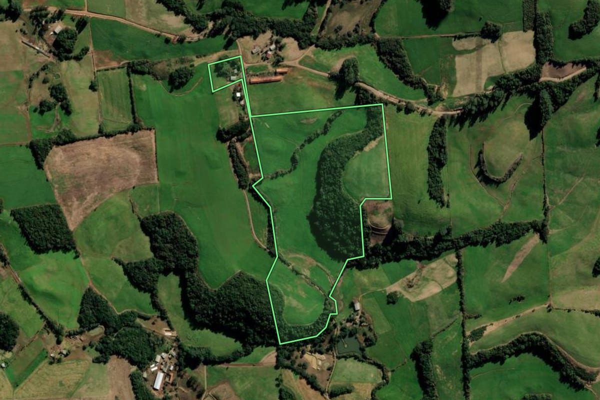 Imagem de satélite do imóvel rural em Marau (RS), com o contorno declarado no CAR desenhado por cima.