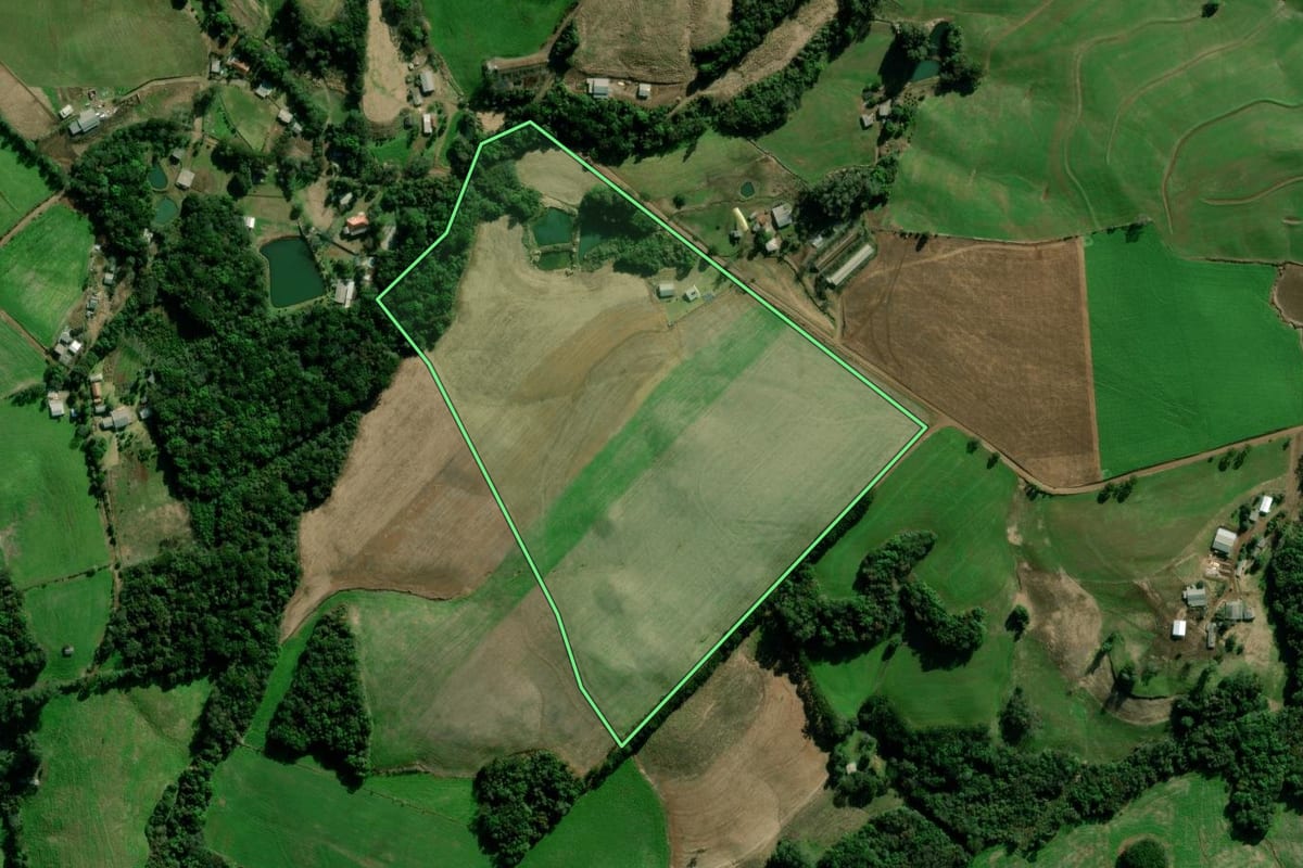 Imagem de satélite do imóvel rural em Marau (RS), com o contorno declarado no CAR desenhado por cima.