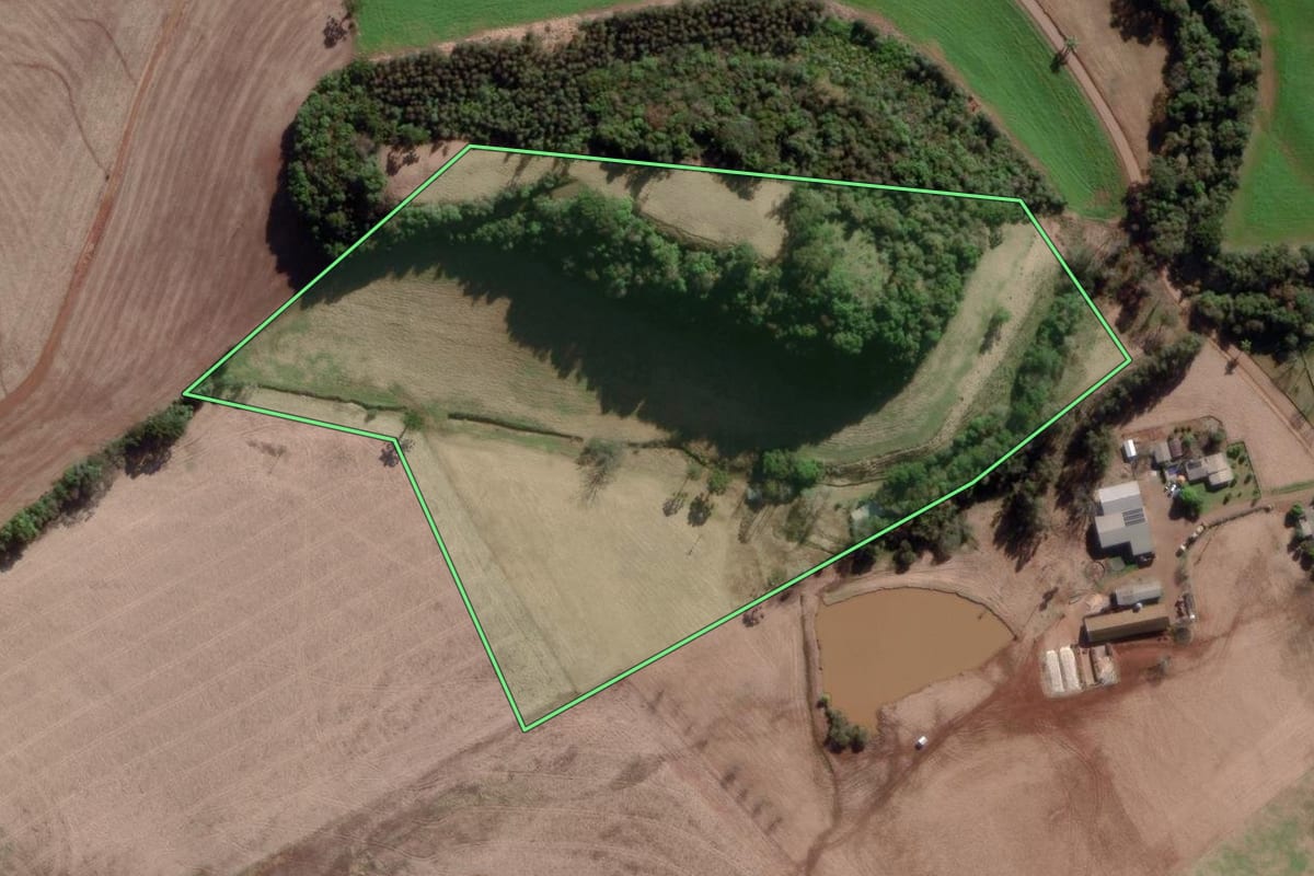 Imagem de satélite do imóvel rural em Marau (RS), com o contorno declarado no CAR desenhado por cima.
