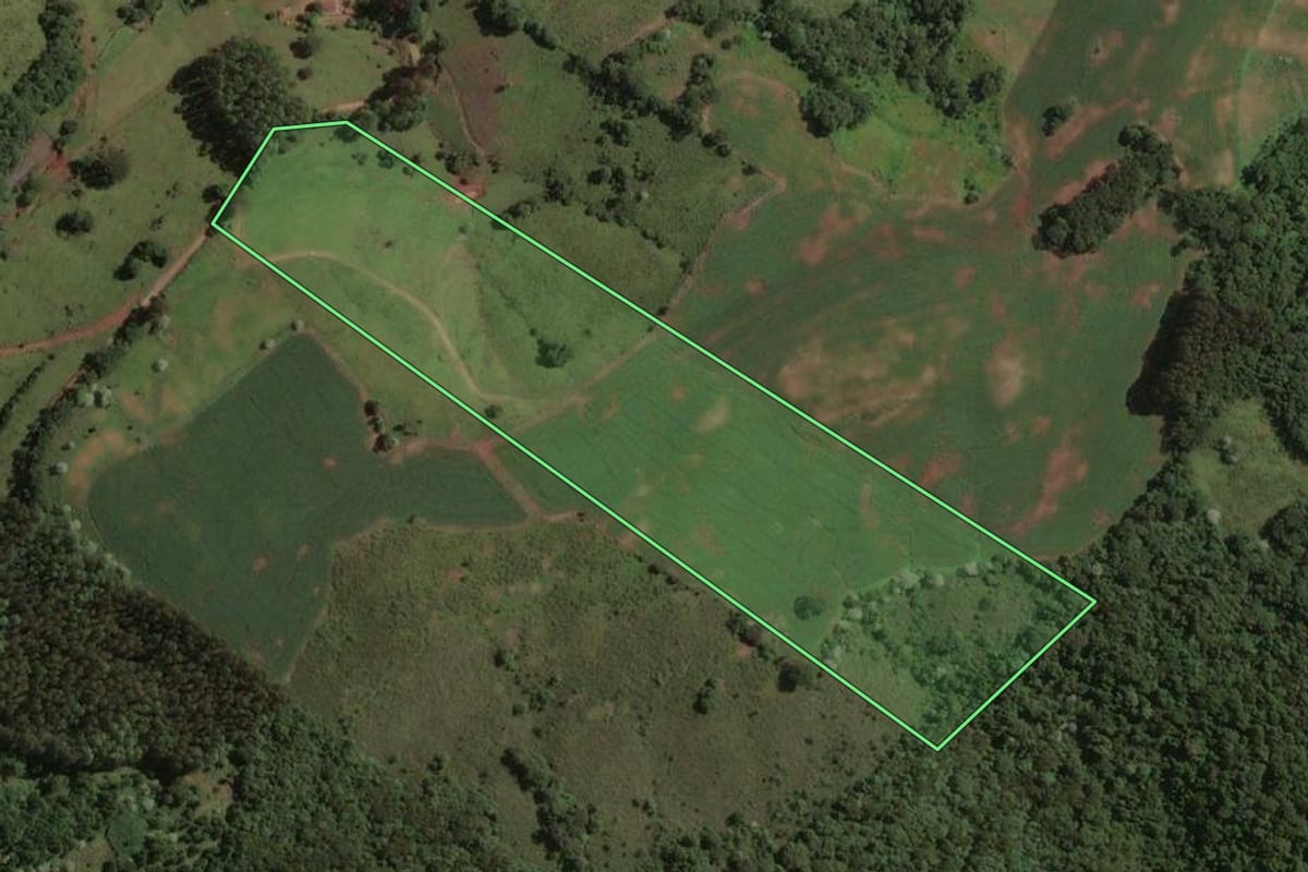 Imagem de satélite do imóvel rural em Marcelino Ramos (RS), com o contorno declarado no CAR desenhado por cima.