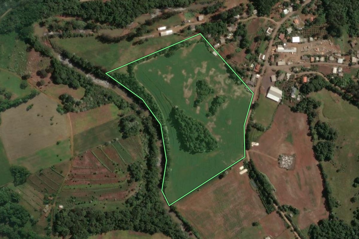 Imagem de satélite do imóvel rural em Marcelino Ramos (RS), com o contorno declarado no CAR desenhado por cima.