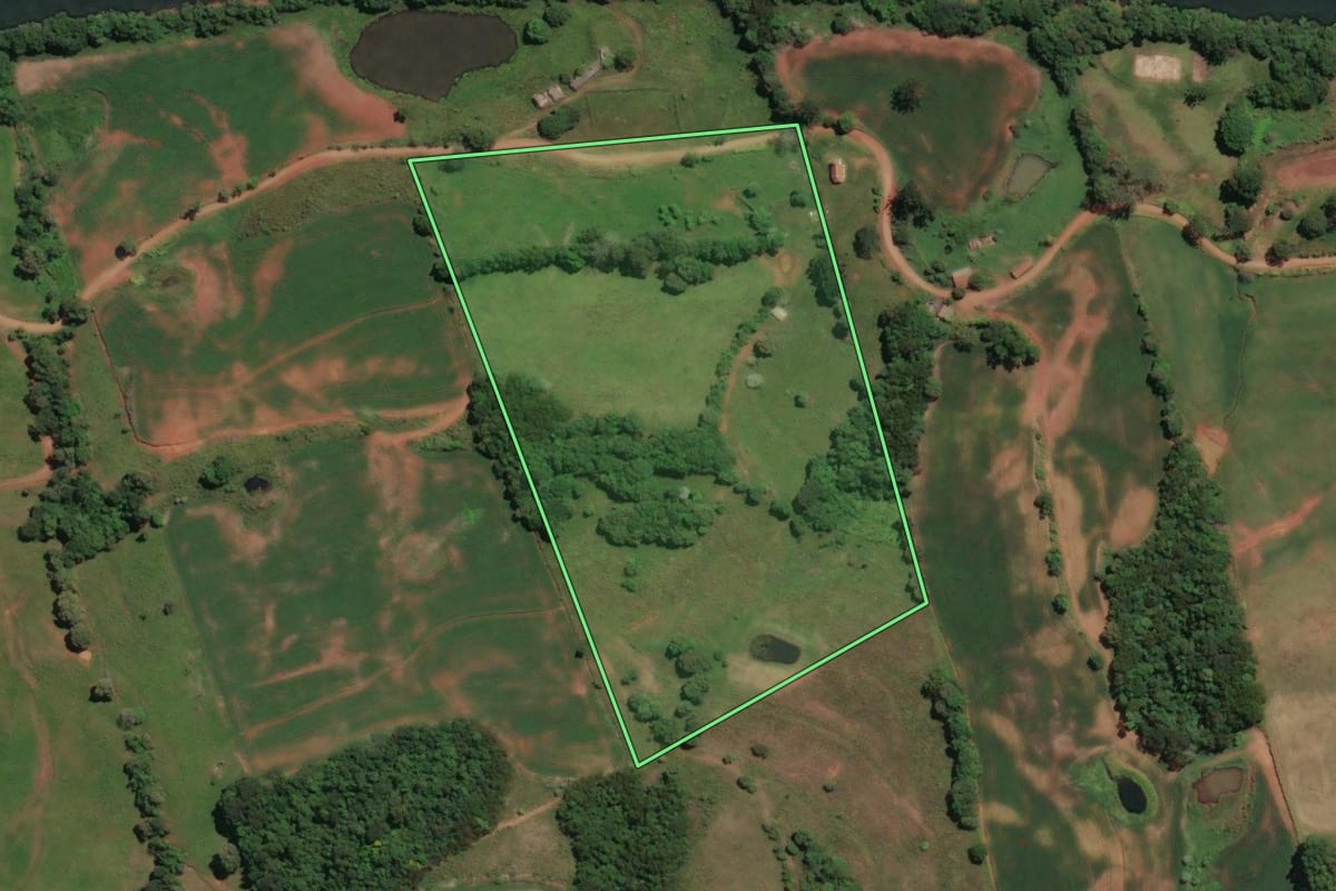 Imagem de satélite do imóvel rural em Marcelino Ramos (RS), com o contorno declarado no CAR desenhado por cima.