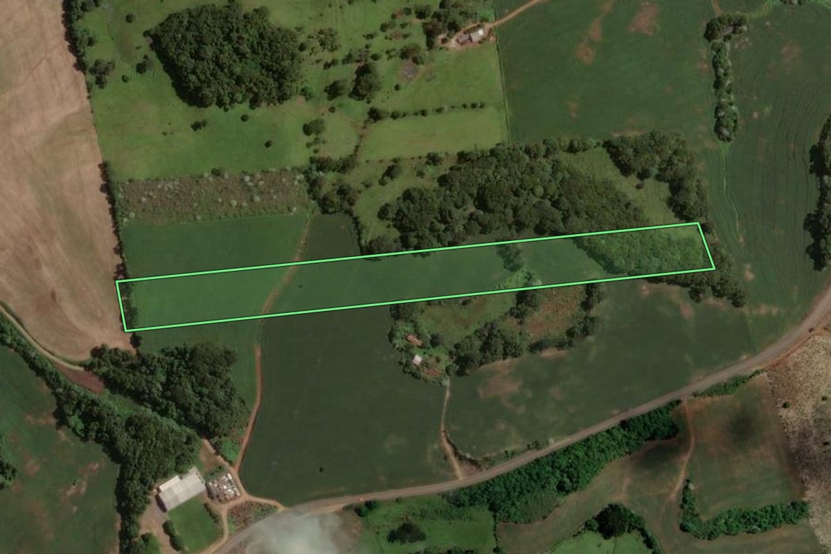 Imagem de satélite do imóvel rural em Marcelino Ramos (RS), com o contorno declarado no CAR desenhado por cima.