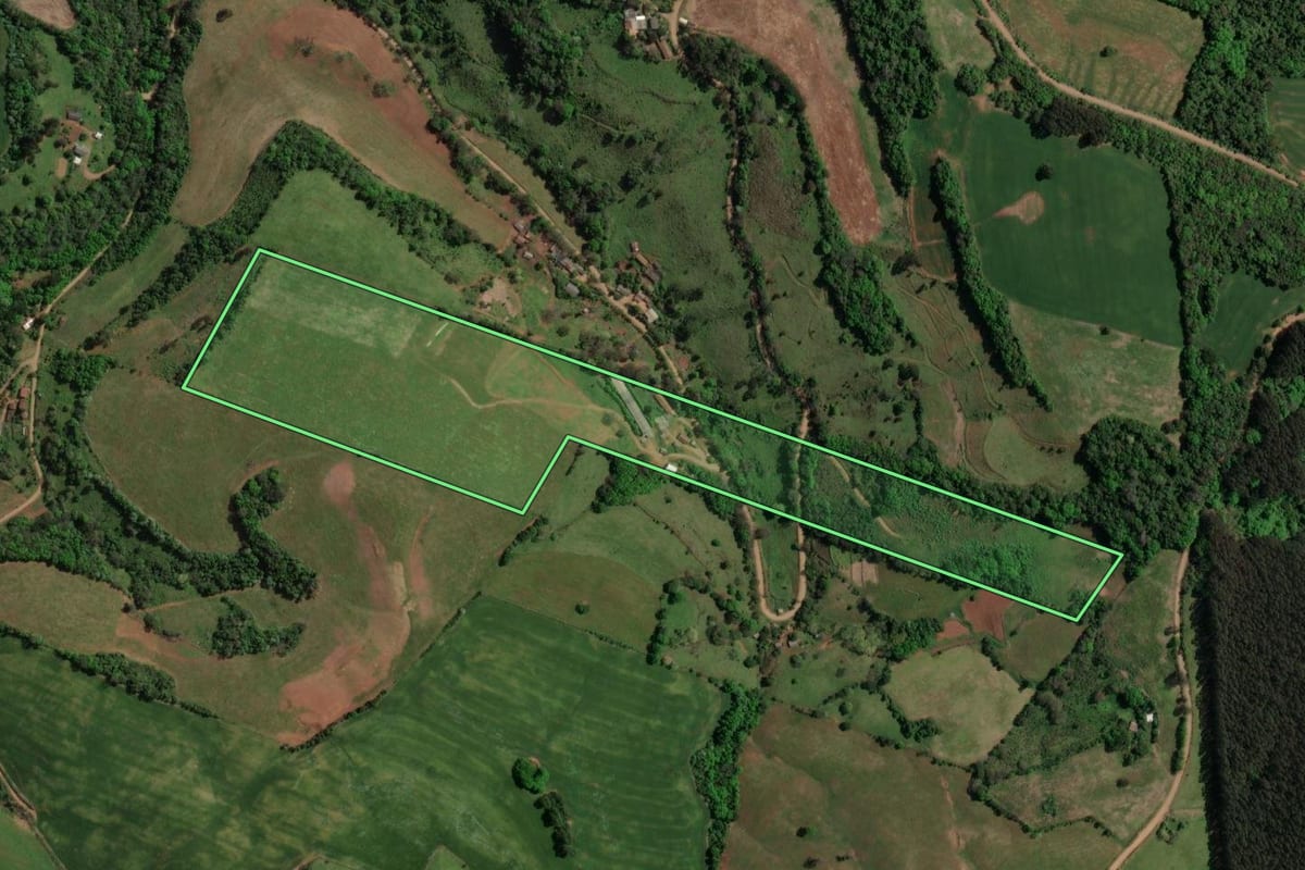 Imagem de satélite do imóvel rural em Marcelino Ramos (RS), com o contorno declarado no CAR desenhado por cima.