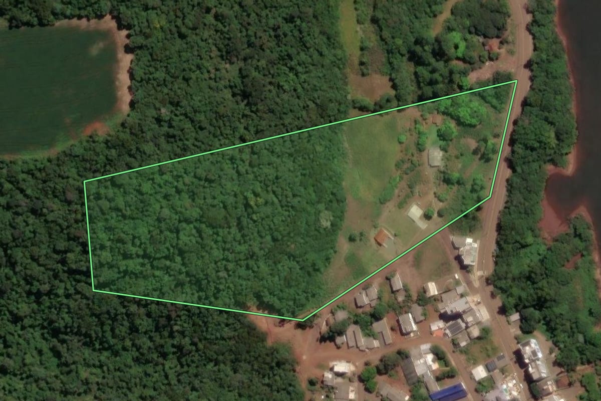 Imagem de satélite do imóvel rural em Marcelino Ramos (RS), com o contorno declarado no CAR desenhado por cima.