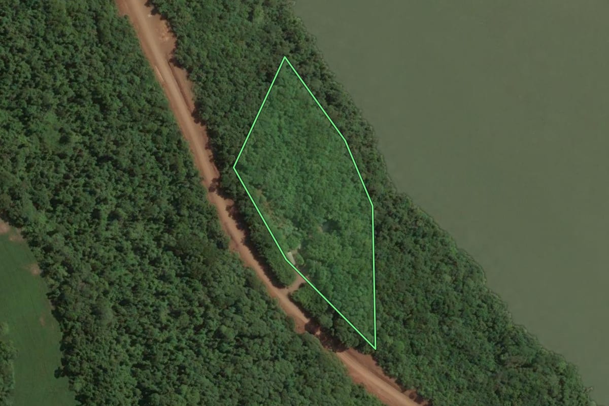 Imagem de satélite do imóvel rural em Marcelino Ramos (RS), com o contorno declarado no CAR desenhado por cima.