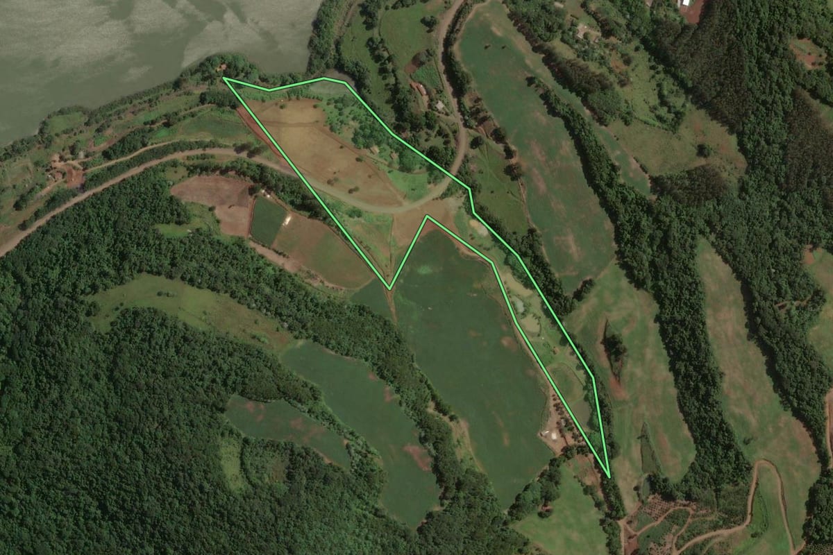 Imagem de satélite do imóvel rural em Marcelino Ramos (RS), com o contorno declarado no CAR desenhado por cima.