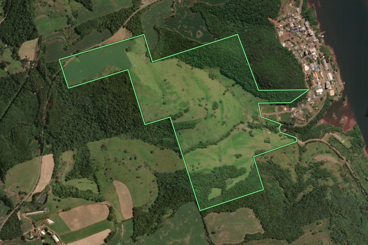 Imagem de satélite do imóvel rural em Marcelino Ramos (RS), com o contorno declarado no CAR desenhado por cima.