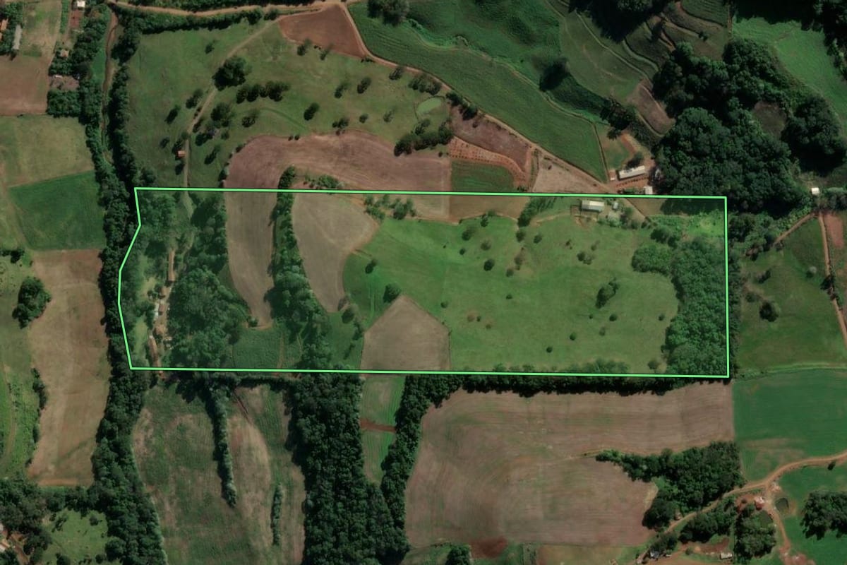 Imagem de satélite do imóvel rural em Mariano Moro (RS), com o contorno declarado no CAR desenhado por cima.